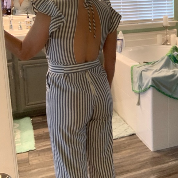 Jumpsuit size large - Picture 10 of 10